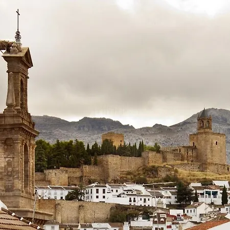 Colon * Antequera